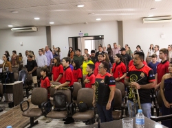 SESSÃO SOLENE DE ENTREGA DE HONRARIAS CELEBRA TRAJETÓRIAS DE DESTAQUE EM GAÚCHA DO NORTE