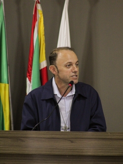 SESSÃO SOLENE DE ENTREGA DE HONRARIAS CELEBRA TRAJETÓRIAS DE DESTAQUE EM GAÚCHA DO NORTE